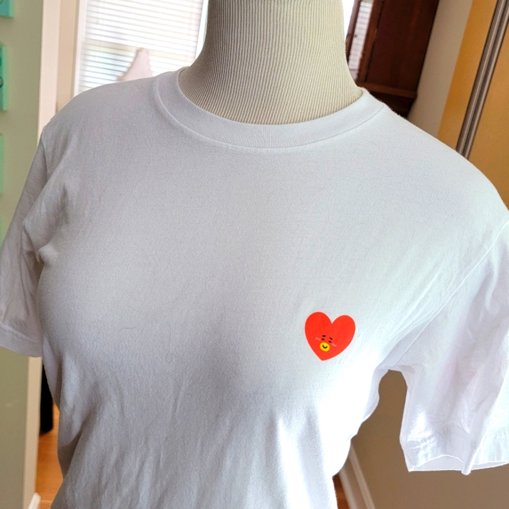 Uniqlo BT21 Tee